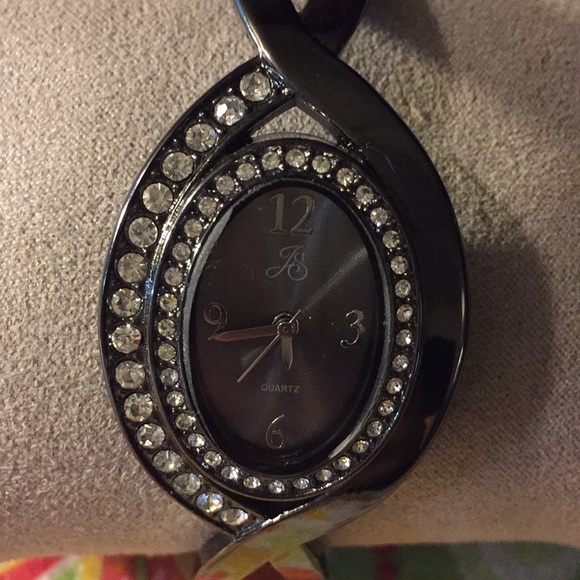 Quartz Watch - Picture 2 of 4